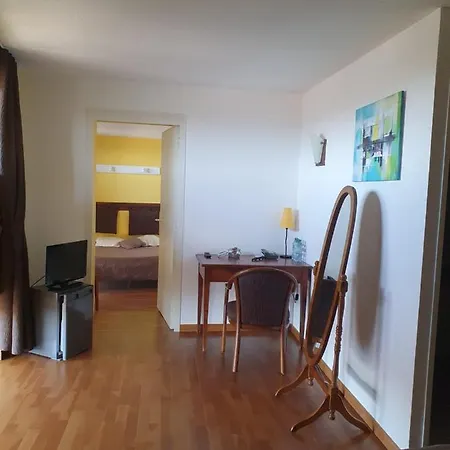 Les Galapians Hotel